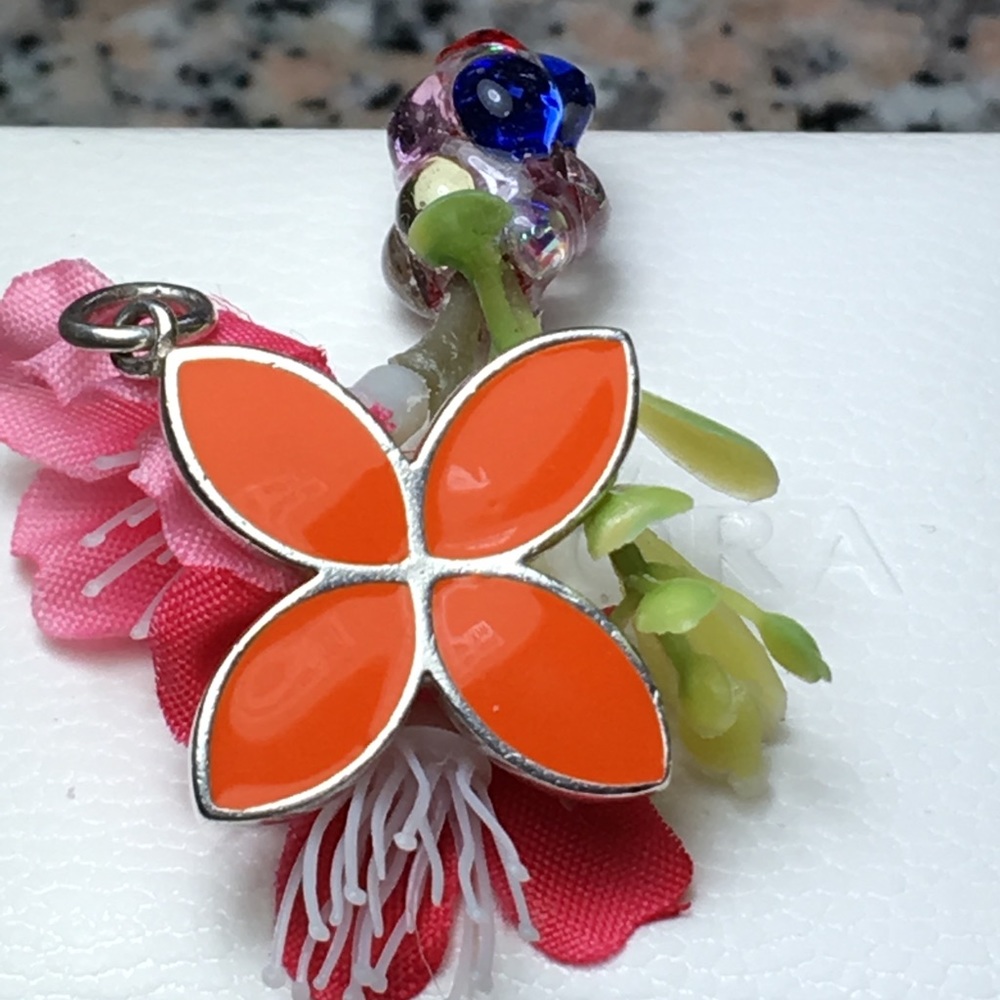 Pandora retired pendant necklace...